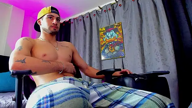 Giomar Reyes online show from February 2026 07:39:01 AM