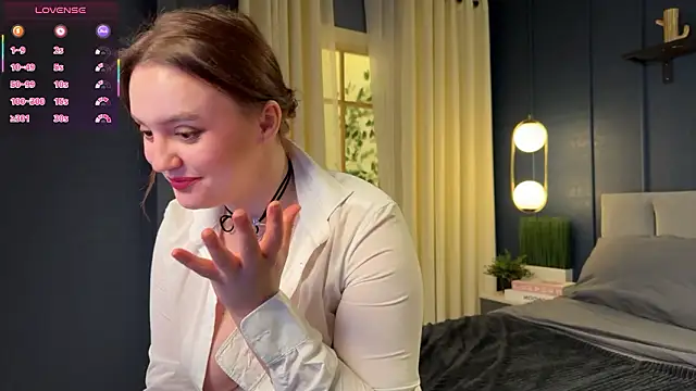 Lella Ryann  online show from February 2026 05:42:02 PM