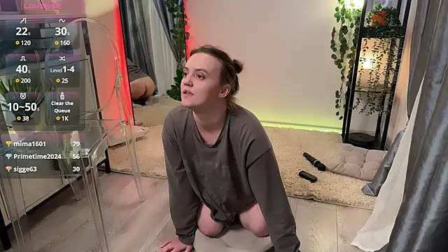 Lella Ryann  online show from March 2025 01:32:02 AM