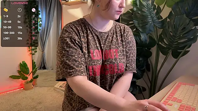 Lella Ryann  online show from March 2026 10:22:02 PM