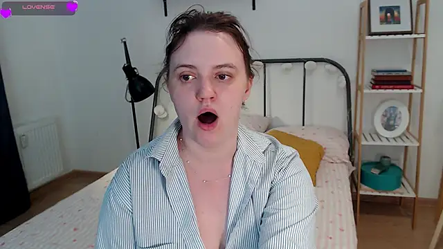 Snapshot of Lella_Ryann_ chatting on June 2026 09:02:01 PM Lella Ryann online show from June 2026 09:02:01 PM
