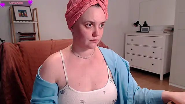 Snapshot of Lella_Ryann_ chatting on June 2026 11:10:01 AM Lella Ryann online show from June 2026 11:10:01 AM