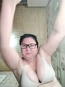 Holly-69 online show from September 2025 06:25:02 PM