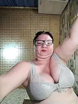 Holly-69 online show from July 2026 04:57:01 PM