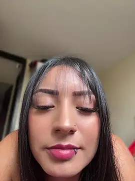 missycanoo online show from April 2026 08:26:01 PM