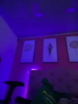 Annie LS online show from September 2025 08:49:02 PM