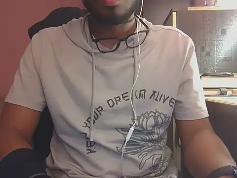 Snapshot of KissesBoyAD chatting on January 2026 06:34:01 PM KissesBoyAD online show from January 2026 06:34:01 PM