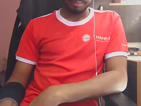 Snapshot of KissesBoyAD chatting on December 2025 06:34:02 PM KissesBoyAD online show from December 2025 06:34:02 PM