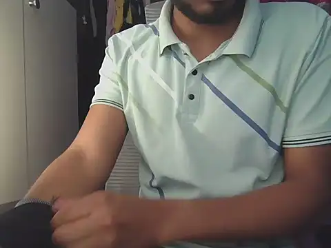 Snapshot of KissesBoyAD chatting on February 2026 07:03:01 PM KissesBoyAD online show from February 2026 07:03:01 PM