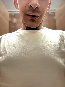 Snapshot of hotexoticbrunettes_24cm chatting on November 2025 10:24:02 PM hotexoticbrunettes 24cm online show from November 2025 10:24:02 PM