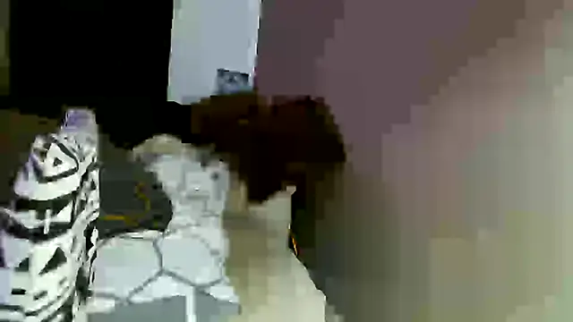 Snapshot of snowpanter chatting on February 2025 05:35:02 AM snowpanter online show from February 2025 05:35:02 AM