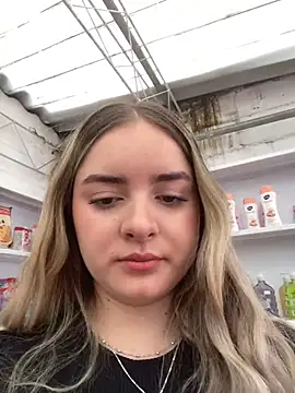 imlindapink online show from April 2026 04:44:02 PM