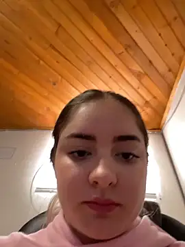 imlindapink online show from April 2026 07:17:01 PM