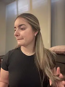 Snapshot of imlindapink chatting on November 2025 02:01:01 PM imlindapink online show from November 2025 02:01:01 PM