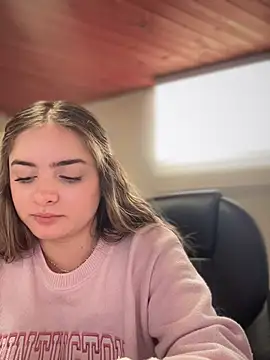 Snapshot of imlindapink chatting on November 2025 02:43:02 PM imlindapink online show from November 2025 02:43:02 PM