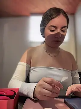 Snapshot of imlindapink chatting on December 2025 03:35:01 PM imlindapink online show from December 2025 03:35:01 PM