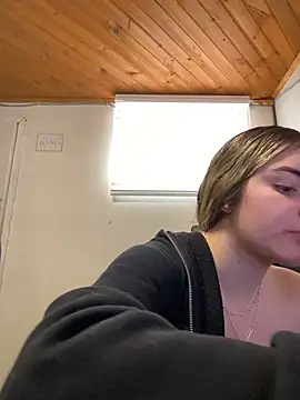 imlindapink online show from April 2026 05:52:02 PM