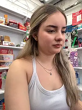 imlindapink online show from April 2026 06:23:01 PM