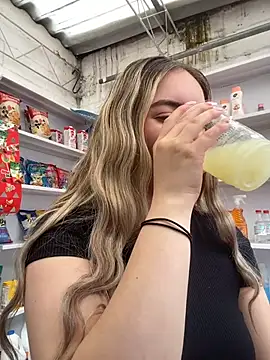 imlindapink online show from April 2026 07:58:02 PM