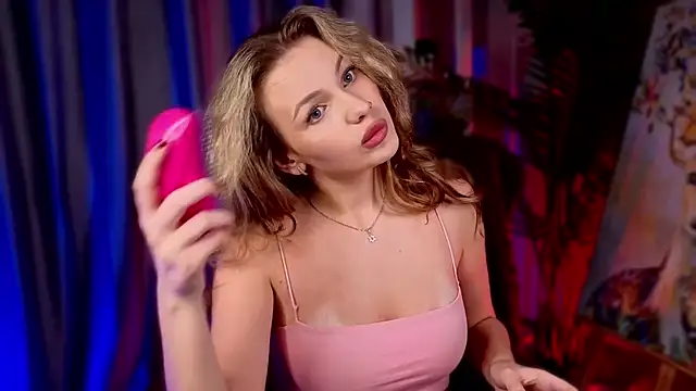 Snapshot of ElizavecaSunrise chatting on October 2025 02:18:02 PM ElizavecaSunrise online show from October 2025 02:18:02 PM
