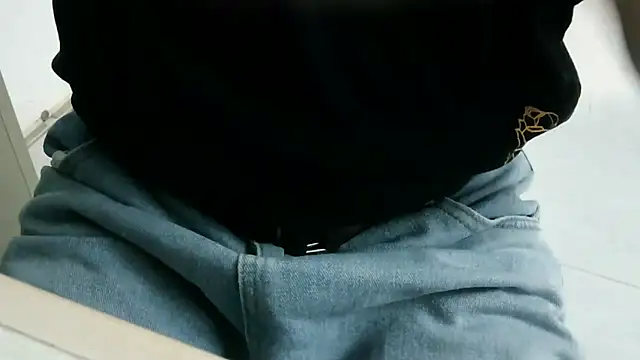 XiaoGuoGuo284512 online show from February 2026 02:11:01 AM