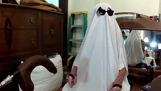 MaxJr8008 online show from October 2025 06:55:01 AM