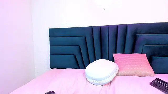 Snapshot of LisaWhite_ chatting on January 2025 12:41:01 AM LisaWhite online show from January 2025 12:41:01 AM