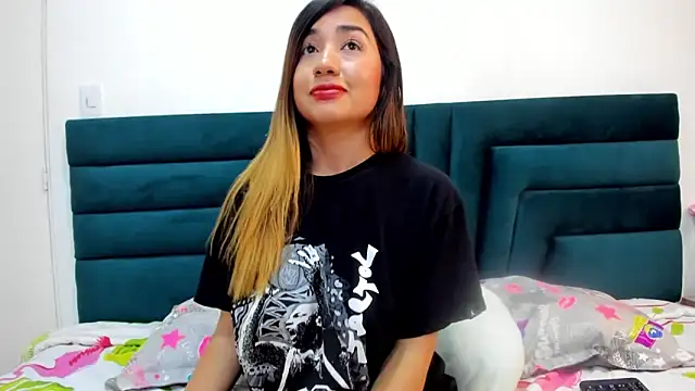 Snapshot of LisaWhite_ chatting on March 2025 03:47:01 AM LisaWhite online show from March 2025 03:47:01 AM