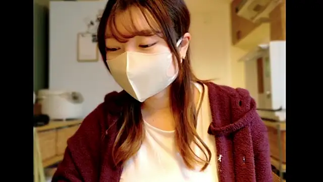 Snapshot of _Yui_ chatting on October 2025 04:57:02 AM  Yui  online show from October 2025 04:57:02 AM