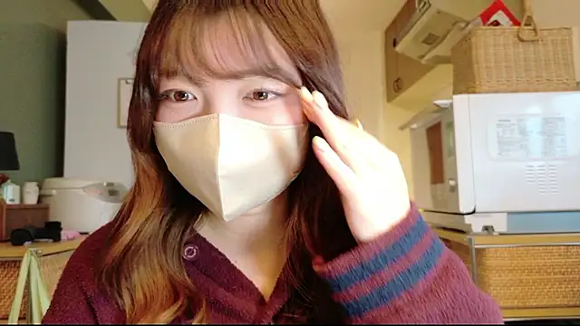 Snapshot of _Yui_ chatting on October 2025 05:17:01 AM  Yui  online show from October 2025 05:17:01 AM