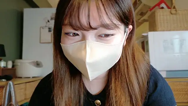 Snapshot of _Yui_ chatting on September 2025 07:59:01 AM  Yui  online show from September 2025 07:59:01 AM