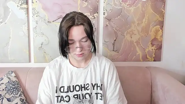 fiamoory online show from May 2026 01:26:01 AM
