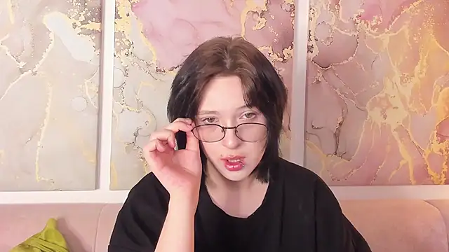 fiamoory online show from December 2025 01:06:02 AM