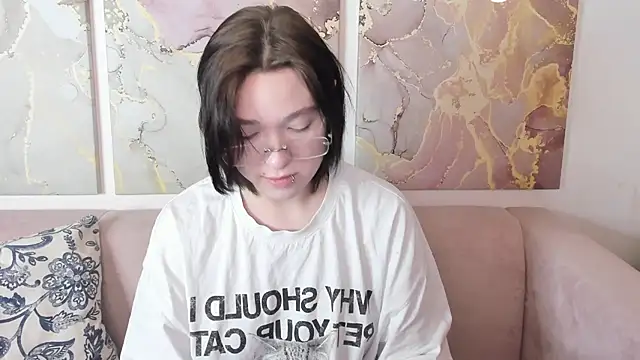 fiamoory online show from May 2026 02:08:02 AM