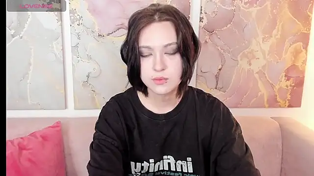 fiamoory online show from April 2026 01:12:01 AM