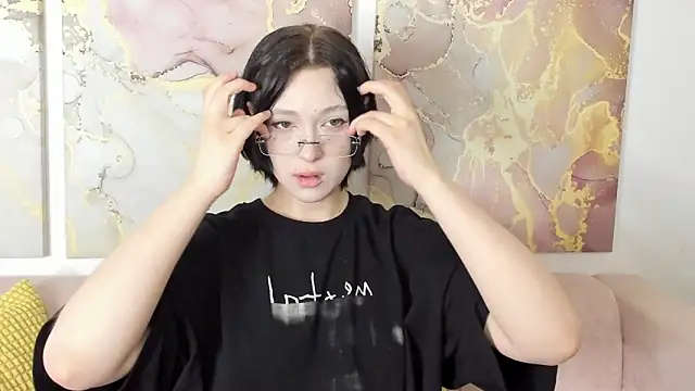 fiamoory online show from March 2026 08:40:01 AM