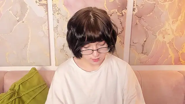 fiamoory online show from December 2025 01:06:02 AM