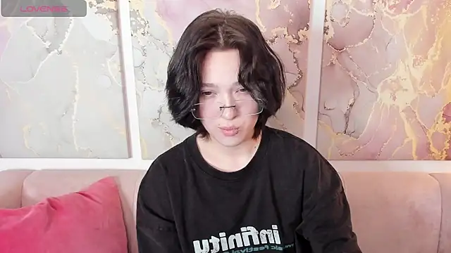 fiamoory online show from April 2026 01:29:01 AM