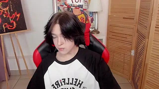 fiamoory online show from November 2025 08:06:01 AM