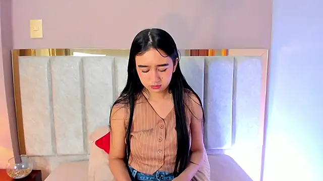 LaraGoldd online show from October 2025 04:47:01 PM