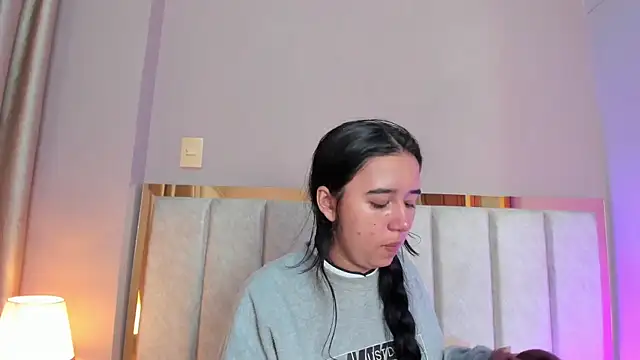 Snapshot of LaraGoldd chatting on February 2026 12:29:01 AM LaraGoldd online show from February 2026 12:29:01 AM