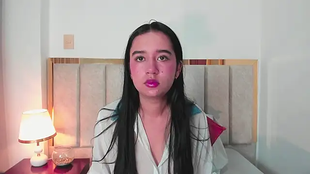 LaraGoldd online show from September 2025 11:00:02 PM