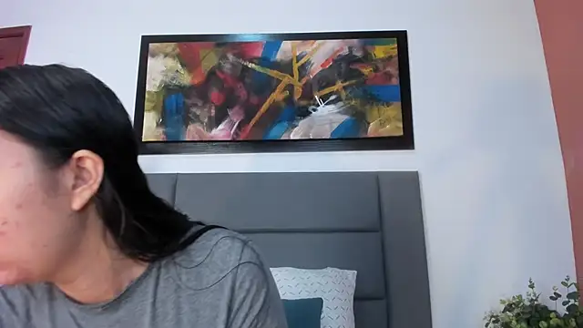 Snapshot of LaraGoldd chatting on January 2026 11:47:02 PM LaraGoldd online show from January 2026 11:47:02 PM