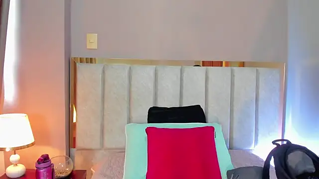 LaraGoldd online show from November 2025 12:22:01 PM