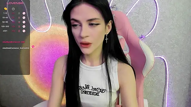 Molly Crystall online show from May 2026 03:34:01 AM