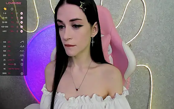 Molly Crystall online show from April 2026 04:10:02 AM