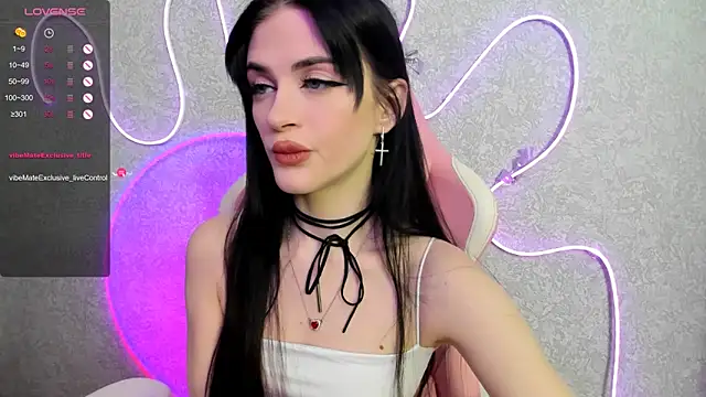 Molly Crystall online show from May 2026 03:05:01 AM