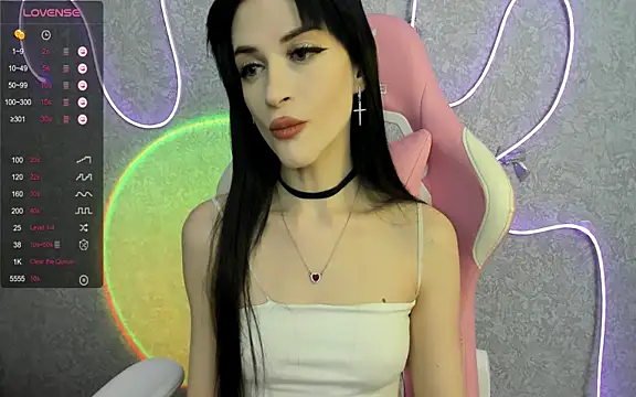 Molly Crystall online show from April 2026 04:35:02 AM