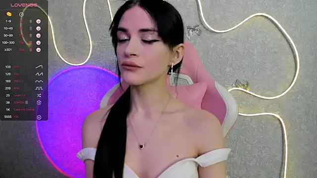 Molly Crystall online show from May 2026 02:52:01 AM