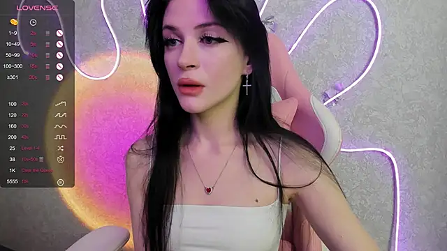 Snapshot of Molly_Crystall chatting on July 2026 02:45:01 AM Molly Crystall online show from July 2026 02:45:01 AM